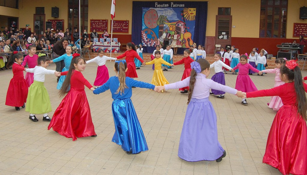 PEÑA DE INICIO DE FIESTAS PATRIAS